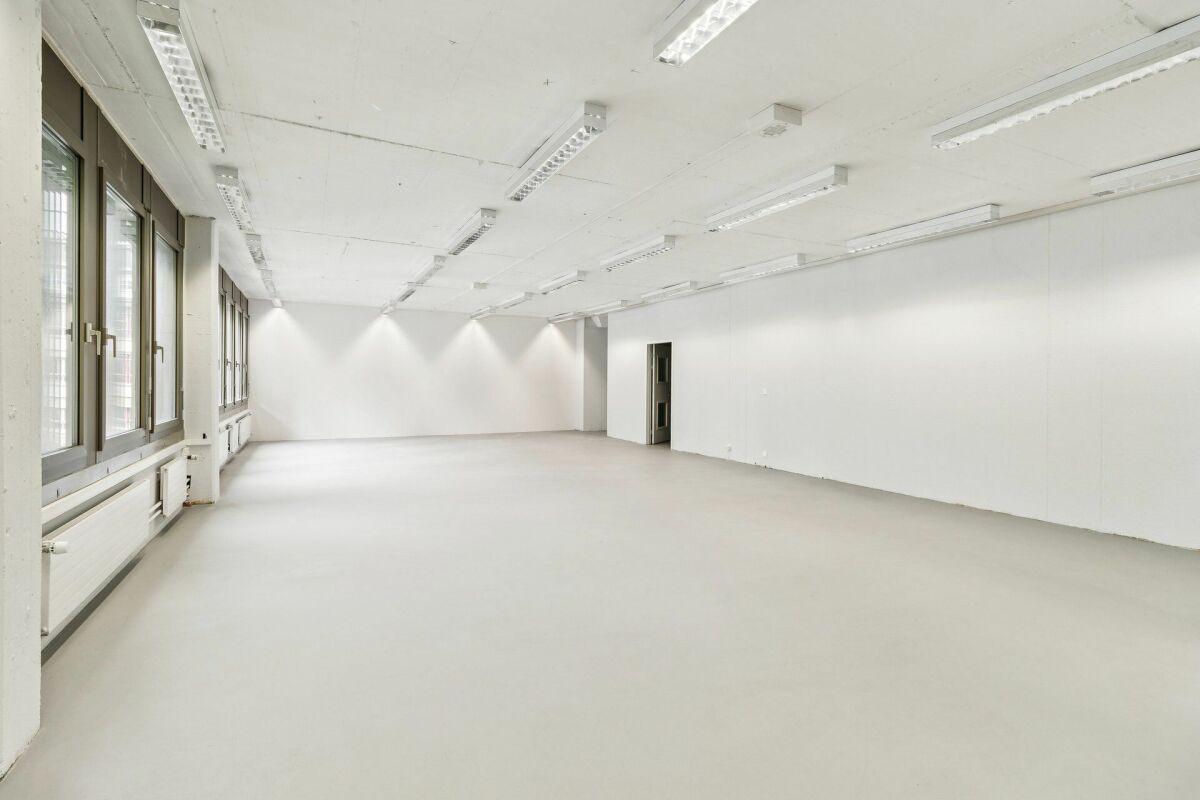 Espace de bureau attractif dans le quartier animé de Binz - espace ouvert au 2e étage (145 m²)