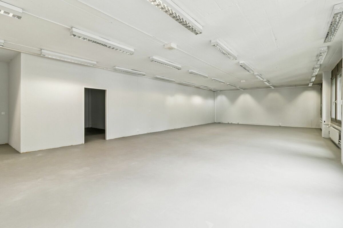 Espace de bureau attractif dans le quartier animé de Binz - espace ouvert au 2e étage (145 m²)