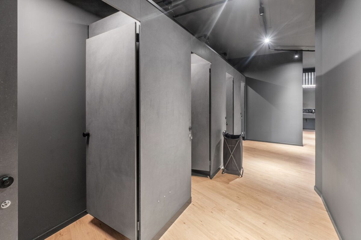 Studio de fitness ou espace de bureau moderne et lumineux dans un emplacement central à proximité de la gare de Winterthur