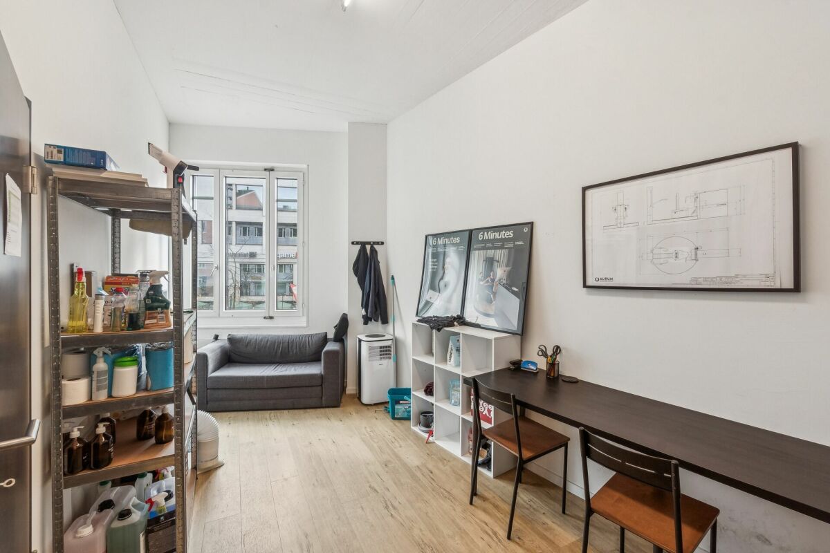Studio de fitness ou espace de bureau moderne et lumineux dans un emplacement central à proximité de la gare de Winterthur