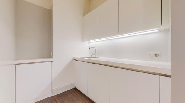 Prestigeträchtig arbeiten -  Letze Büroflächen im Weissen Schloss am Zürichsee! 5