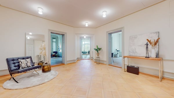 Prestigeträchtig arbeiten -  Letze Büroflächen im Weissen Schloss am Zürichsee! 9