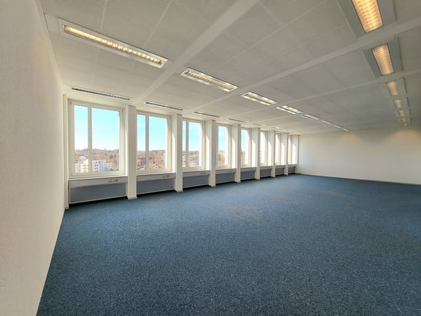 Zentral in Rüti - Büroräume in Hochhaus mit Weitsicht 4