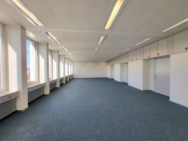 Zentral in Rüti - Büroräume in Hochhaus mit Weitsicht 6