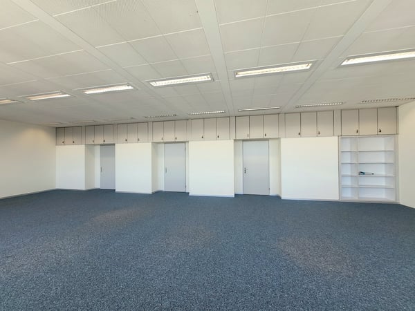 Zentral in Rüti - Büroräume in Hochhaus mit Weitsicht 7