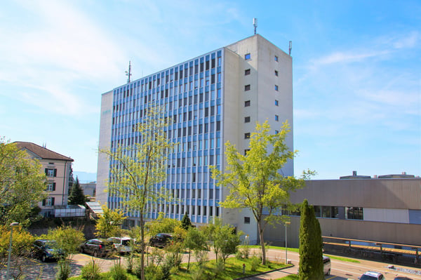 Panoramabüro im Herzen von Rüti – stilvolle Fläche im 10. OG 3