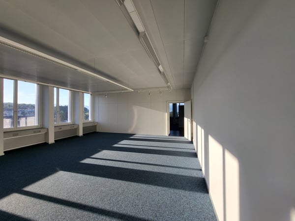 Panoramabüro im Herzen von Rüti – stilvolle Fläche im 10. OG 6