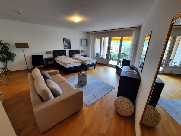 Gemütliche 1.5-Zimmer-Wohnung mit Möbeln in Muralto mit Balkon 1