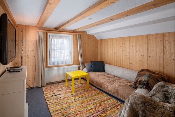 Wohn- und Geschäftshaus oder Mehrgenerationenhaus 9