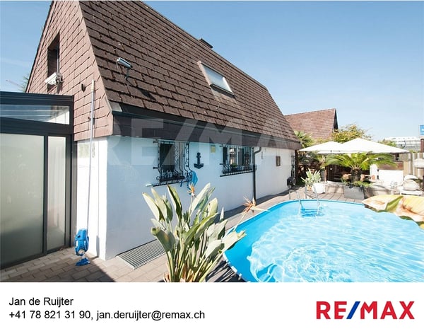 Gepflegtes Einfamilienhaus mit Wintergarten und Pool 1