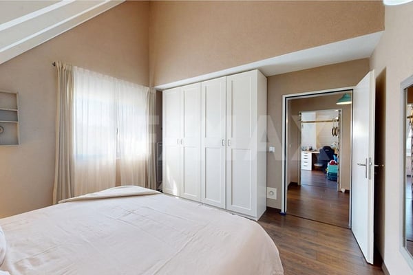 Leben auf zwei Ebenen  Stilvolle Dachmaisonette mit sonniger Terrasse in Oberglatt 5
