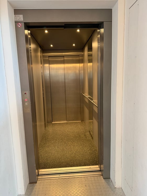 Charmanter Gewerberaum/Atelier zu vermieten 9