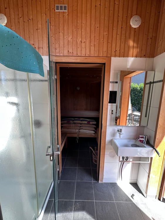 Traumhaus mit privatem Spa, Whirlpool, Schwimmteich und Golfvergnügen im eigenen Garten 10