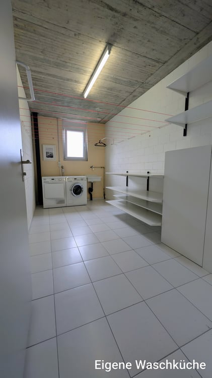 Grosszügige 5.5-Zimmer-Dach-Maisonettewohnung mit Balkon und Stadtblick in Opfikon 30