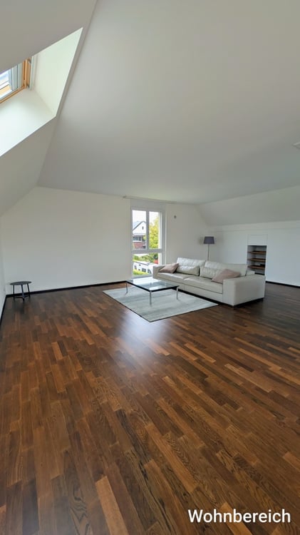 Grosszügige 5.5-Zimmer-Dach-Maisonettewohnung mit Balkon und Stadtblick in Opfikon 3