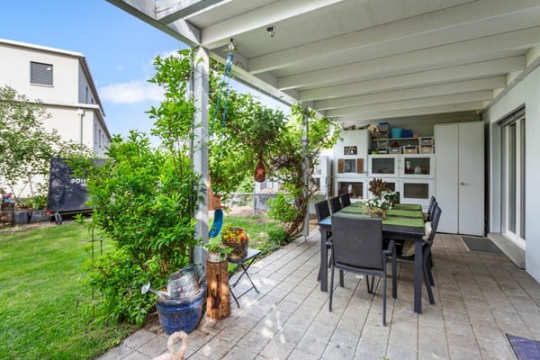 Sehr grosses 7.5-Zimmer-Eckhaus mit zusätzlichem Büro und grossem Hobbyraum in Wetzikon 2