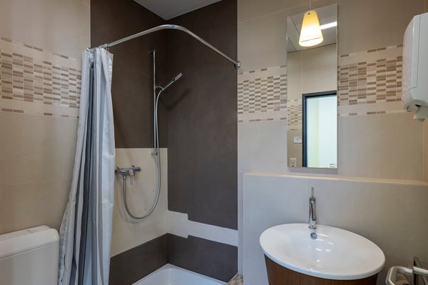 An perfekter Lage für Büro / Praxis oder Atelier 12