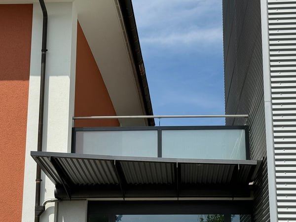 Zu vermieten per 1. April 2026 o. n. Vereinbarung 1.5 Zimmer Wohnung in 3 Familienhaus 7