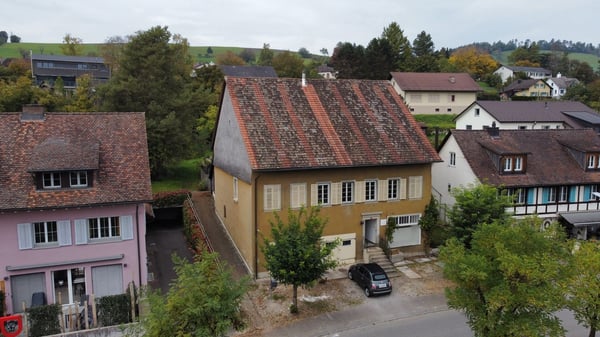Ehemaliges Bauernhaus mit viel Potenzial und lauschigem Garten 1