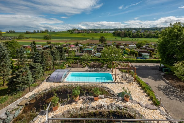 Perle am Stadtrand mit unverbaubarem Blick und Swimmingpool 2
