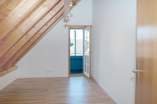Charmante Dachwohnung im Dorfzentrum 10