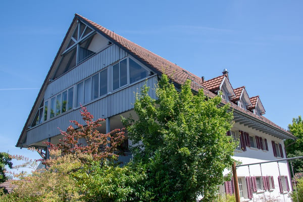 Charmante Dachwohnung im Dorfzentrum 8