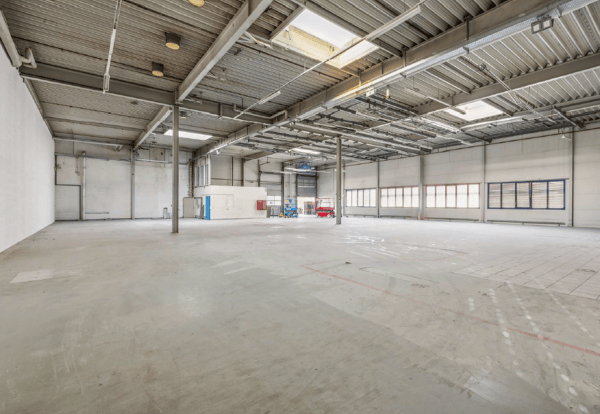 Vermietung von Lager- und Gewerbeflächen in La Chaux-de-Fonds (NE) 1