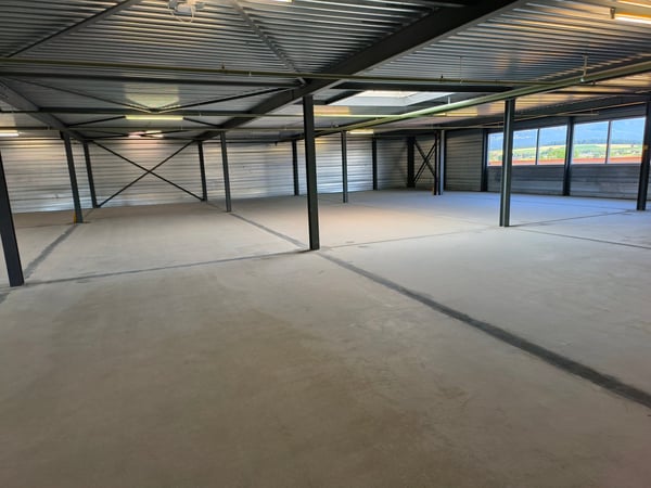 10'200 m² vielseitige Lager-/Ladenfläche in 2557 Studen/BE - Top Preise 5