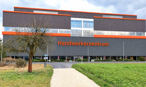 Miete vielseitige Lagerflächen in 2557 Studen/BE - Top Preise 12