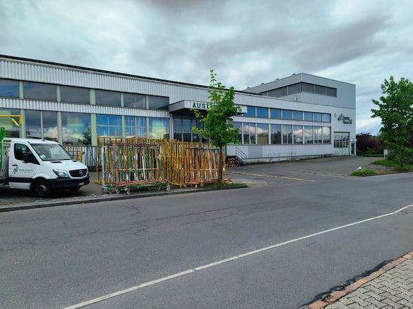 Vielseitige Gewerbe- und Lagerflächen in Samstagern – ideal auch als Handwerkerzentrum 1