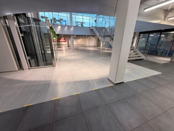 Top-Visibilität und hohe Kundenfrequenz im Hause sowie im direkten Umfeld 3
