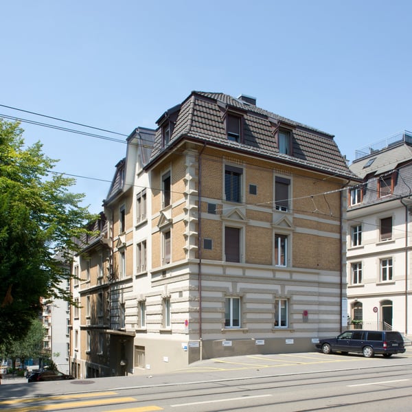 Modernes Arbeiten in repräsentativen Bürogebäude 1