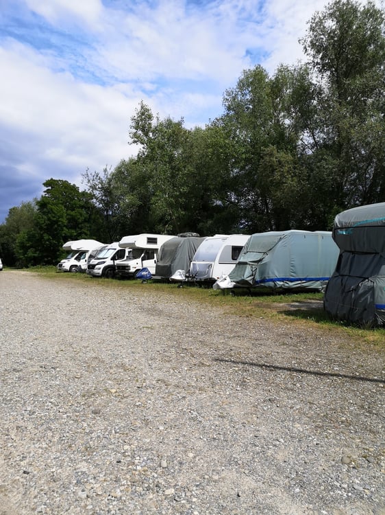 Stellplatz für Wohnwagen in ruhiger Lage in Windisch 8
