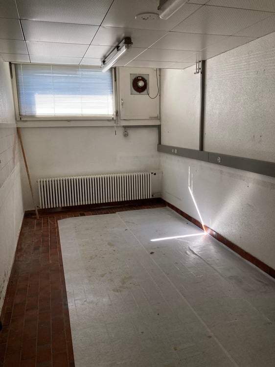 Vielseitiger Lagerraum in Dielsdorf mit optimaler Verkehrsanbindung 3