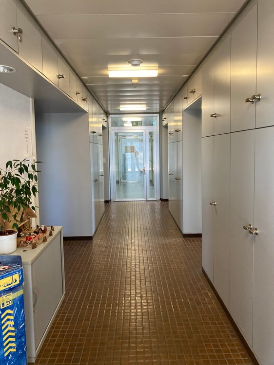 Vielseitiger Lagerraum in Dielsdorf mit optimaler Verkehrsanbindung 2