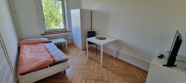 Modern möbliertes Zimmer bern Zentrum 1