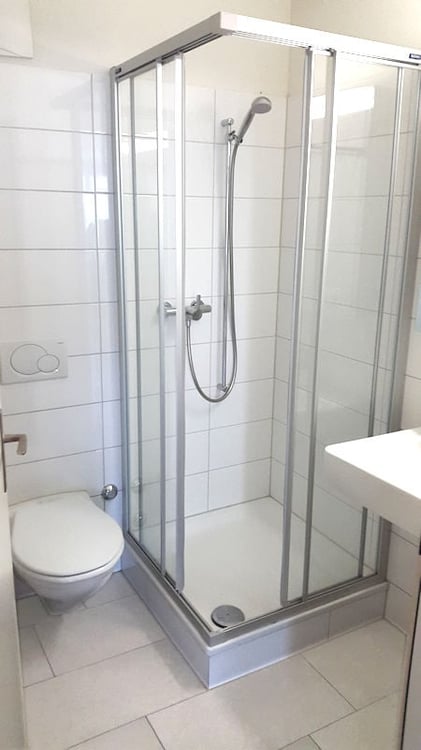 modern möbliertes Zimmer in Aarau 2