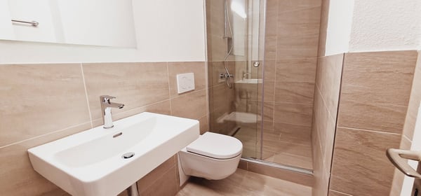 Modernes, voll möbliertes Zimmer 3