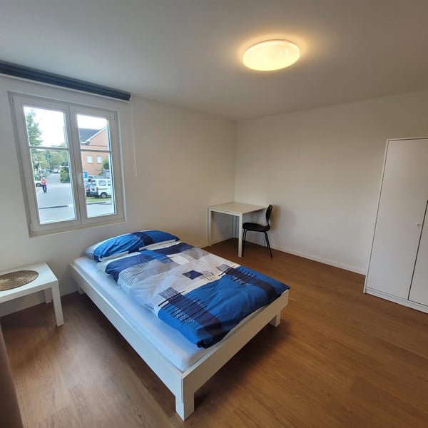 Modern möbliertes Zimmer | zentrale Lage 1