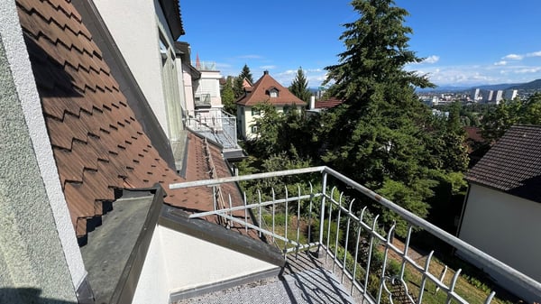 Charmante 2-Zimmer-Wohnung mit Balkon und Aussicht in Zürich-Höngg 13