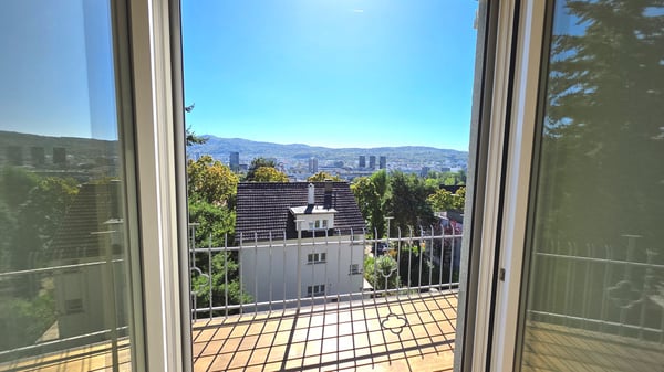 Charmante 3-Zimmer-Wohnung mit Balkon und Aussicht in Zürich-Höngg 7