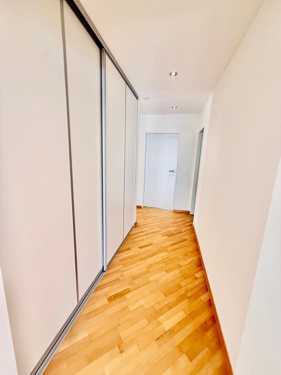 Sonnige 3.5-Zimmer-Wohnung mit Wintergarten und Rundumbalkon in Stallikon 17
