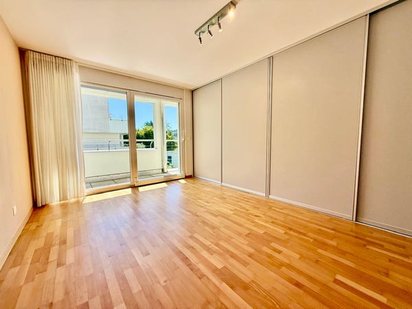 Sonnige 3.5-Zimmer-Wohnung mit Wintergarten und Rundumbalkon in Stallikon 16