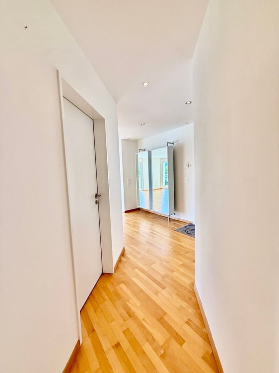 Sonnige 3.5-Zimmer-Wohnung mit Wintergarten und Rundumbalkon in Stallikon 13