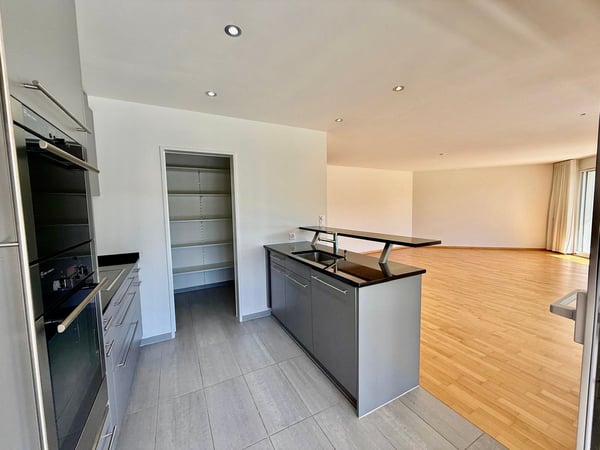 Sonnige 3.5-Zimmer-Wohnung mit Wintergarten und Rundumbalkon in Stallikon 7