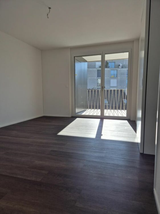 Erstvermietung 1.5 Zimmer-Wohnung Attika Altwiesenstrasse 372 4