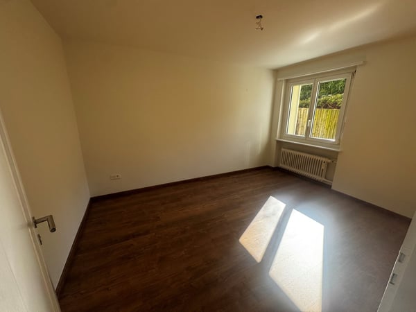 Charmante 3-Zimmer-Erdgeschosswohnung mit Sitzplatz in Dübendorf 2