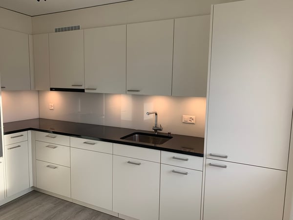 Helle 4.5-Zimmer-Wohnung mit Balkon in Pfäffikon ZH 1