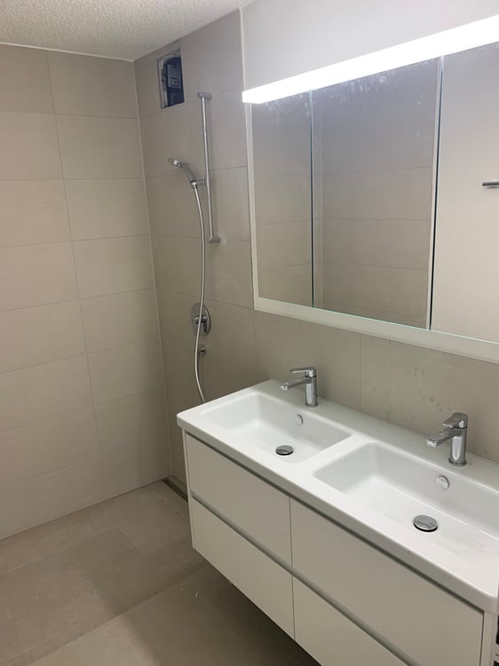 Helle 4.5-Zimmer-Wohnung mit Balkon in ruhiger Lage – Höri ZH 2