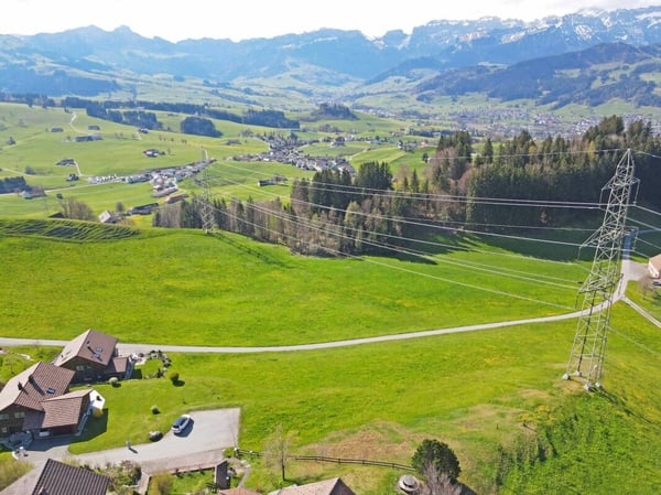 Drei attraktive Baulandparzellen an sonnigem Südhang mit herrlicher Aussicht! 9